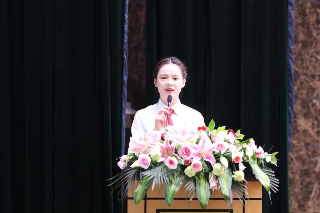 讲春梅故事 学英模精神 育法学新人——16831683诸侯快讯入口与邵阳法院联合开展读书报告会·座谈会